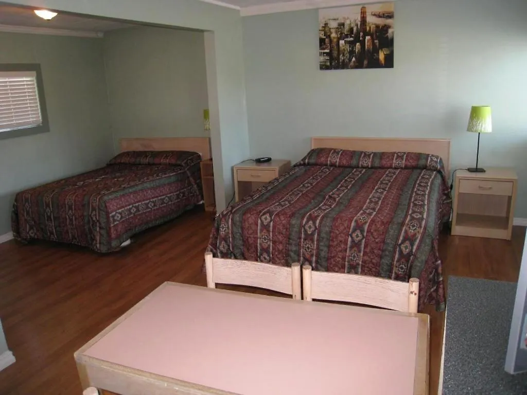 Beach Grove Motel Tsawwassen 2*,  Canada