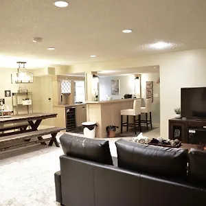 calgary-cozy-home.calgaryhotelsearch.com/